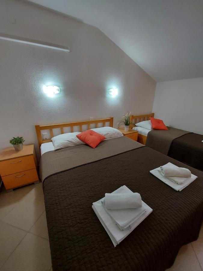 Guest House As Vodice Esterno foto