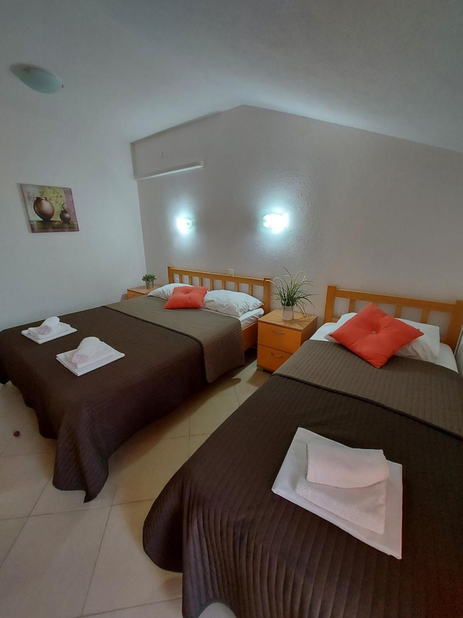 Guest House As Vodice Esterno foto