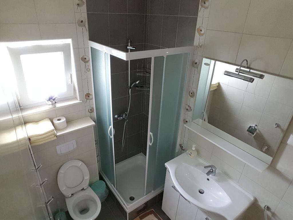 Guest House As Vodice Esterno foto